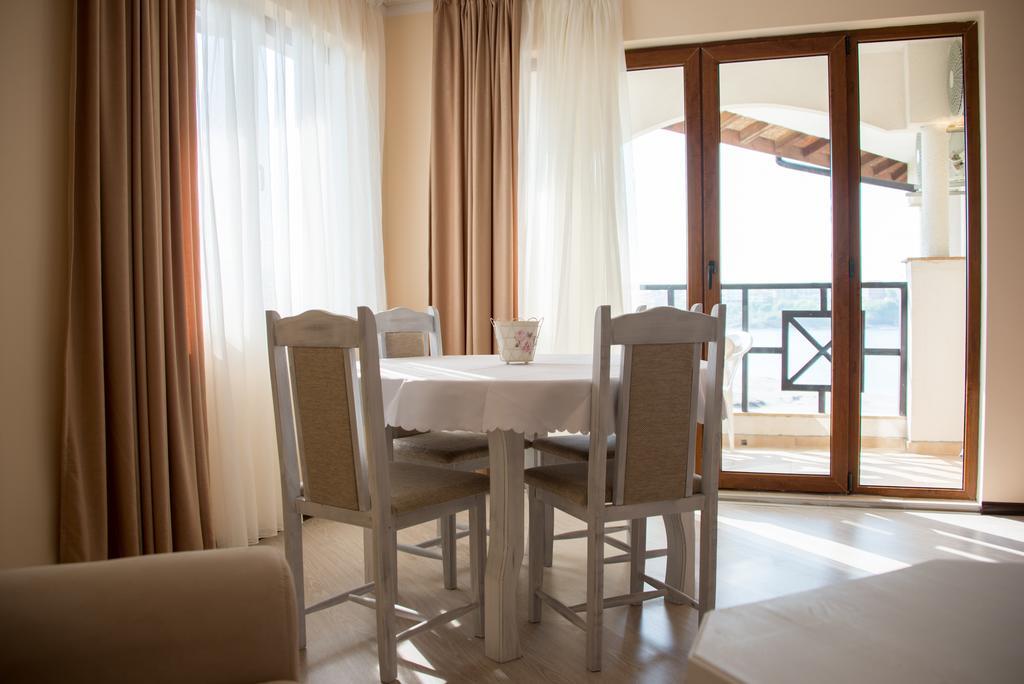 Toma'S Residence - Front Beach Tsarevo Phòng bức ảnh