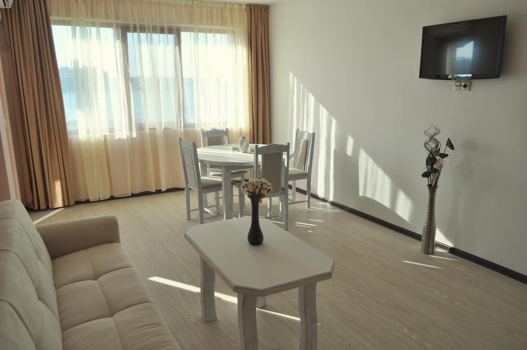 Toma'S Residence - Front Beach Tsarevo Phòng bức ảnh